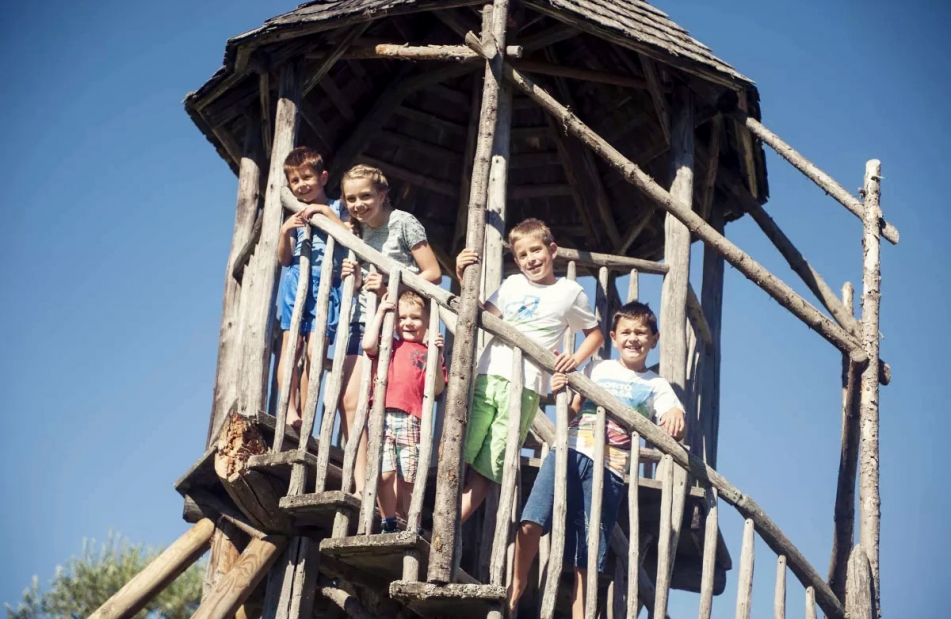 Kinder beim spielen